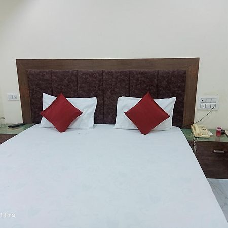 Hotel Ambassador Inn กวาลิออร์ ภายนอก รูปภาพ