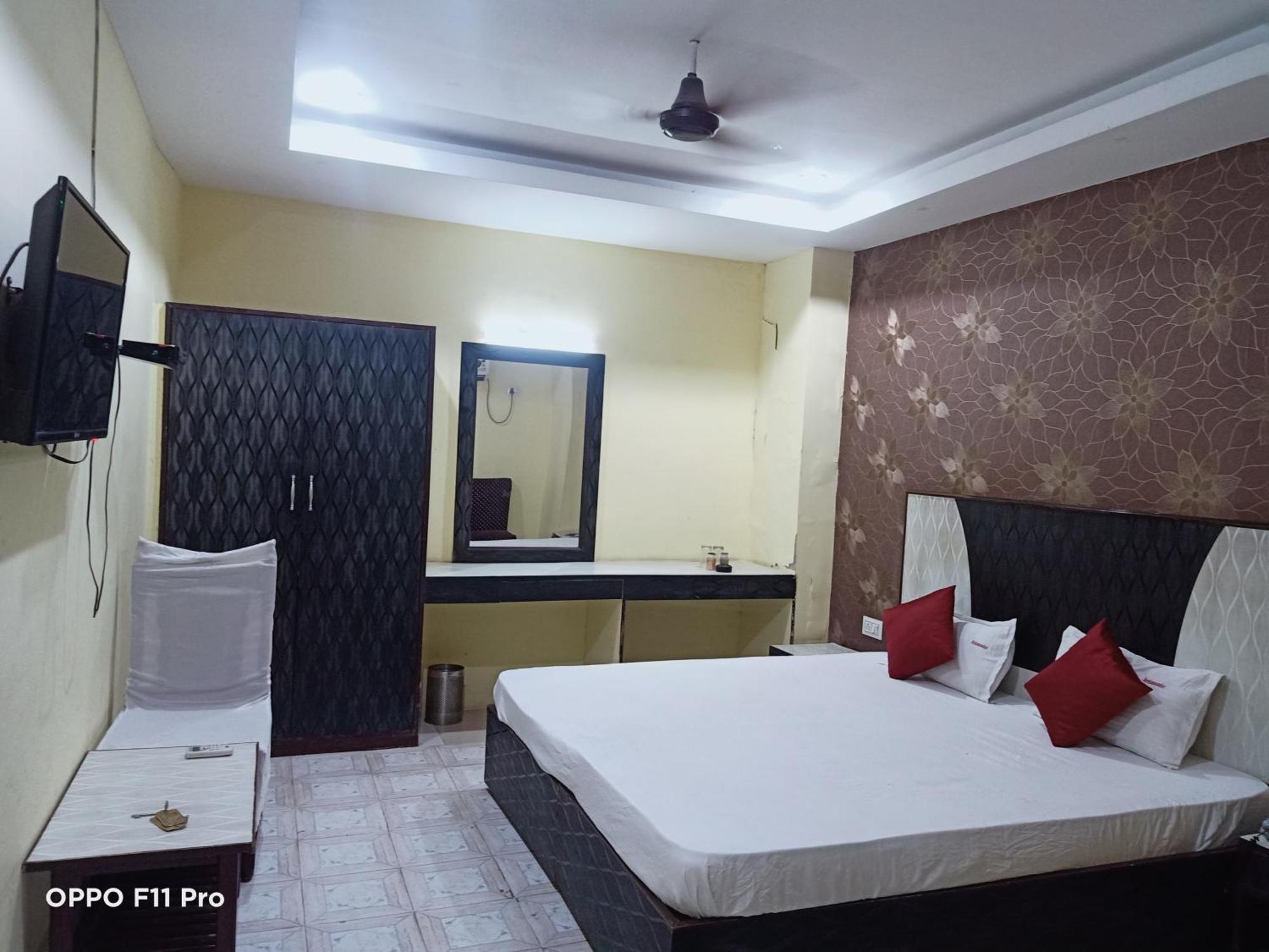 Hotel Ambassador Inn กวาลิออร์ ภายนอก รูปภาพ