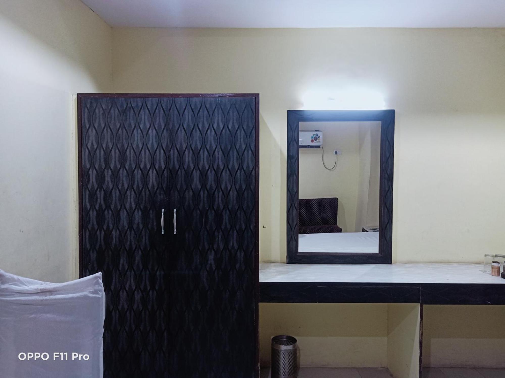 Hotel Ambassador Inn กวาลิออร์ ภายนอก รูปภาพ