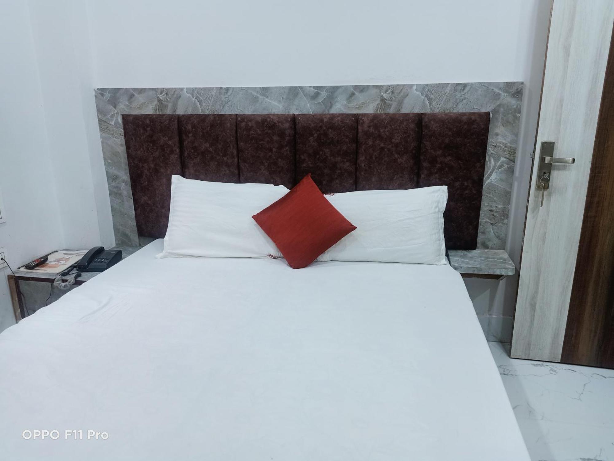 Hotel Ambassador Inn กวาลิออร์ ภายนอก รูปภาพ